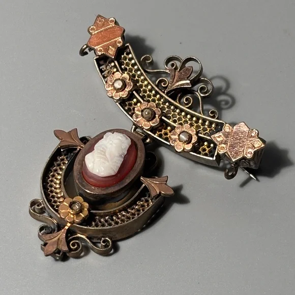 Elegant Victorian “Etruscan Revival” broach - Picture 7 of 10